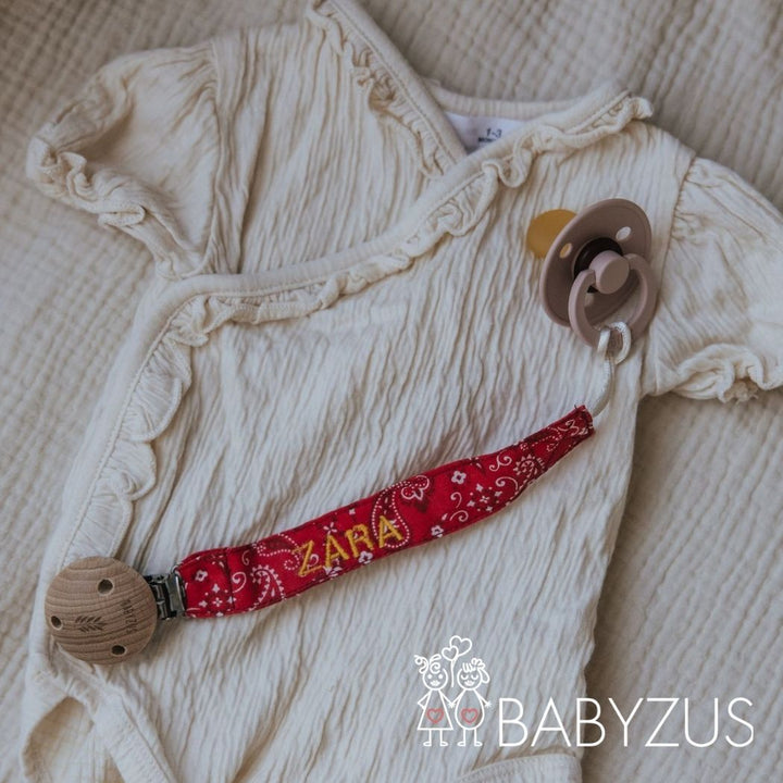 Speenkoord met naam | Rood paisley bandana
